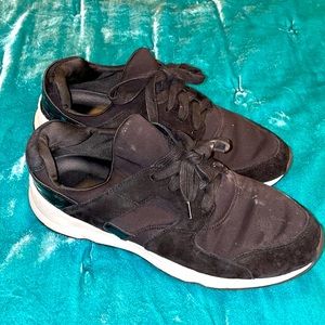 Black Fashion Sneakers